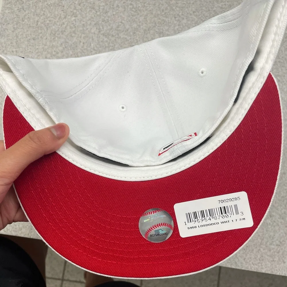 Los Angeles Dodgers Fitted Hat Red Undervisor - Picture 4 of 6